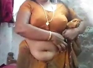Indian aunty undresses