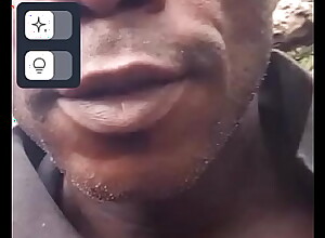Adama l'ivoirien se masturbe sur livecam