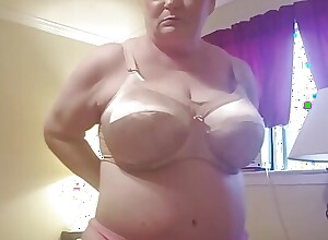 This Sex-crazed Granny Rides A Chunky Funereal Sex toy With the addition of Oils Their way Giving Heart of hearts
