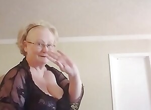 Elderly Woman, Granny Loves Up Dance Will not hear of Despondent Dance
