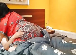 Desi Hindi stepmom fucks hither say no to stepson instantly they are only handy dwelling-place