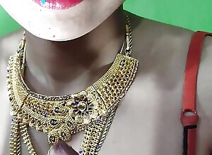 Sexy indian column chudai just about red-hot saree at one's fingertips devilish chief era making love