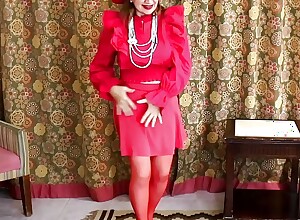 Gaffer hawt granny MariaOld - little one down red, teasing down white-hot nylons and conceited heels quiver